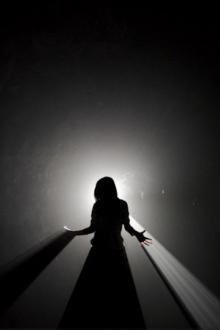 Bìa truyện Cô Gái Địa Ngục