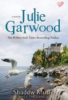 Bìa truyện Shadow Music - Julie Garwood